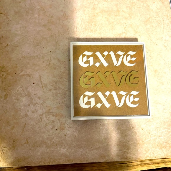 GXVE BEAUTY BY GWEN STEFANI ! Eye quad ! - Picture 1 of 5